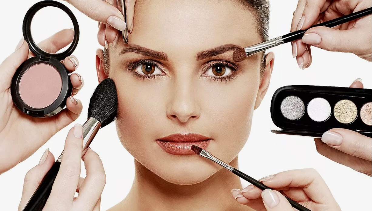  Top 3 Makeup Tips and Tricks to Look Your Best